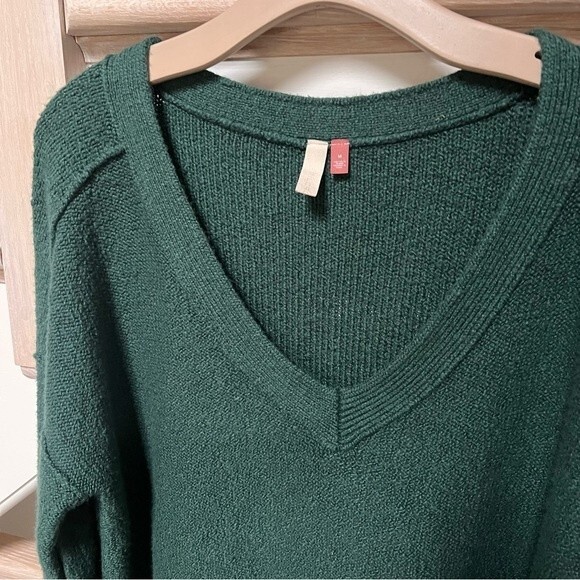 Anthropologie Pilcro Textured V-Neck Sweater in Forest Green M NWOT - Picture 5 of 10